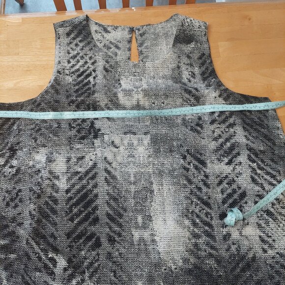 Worthington Plus Size Black and Grey Symmetrical Sleeveless Top Women's 2X - Picture 9 of 10